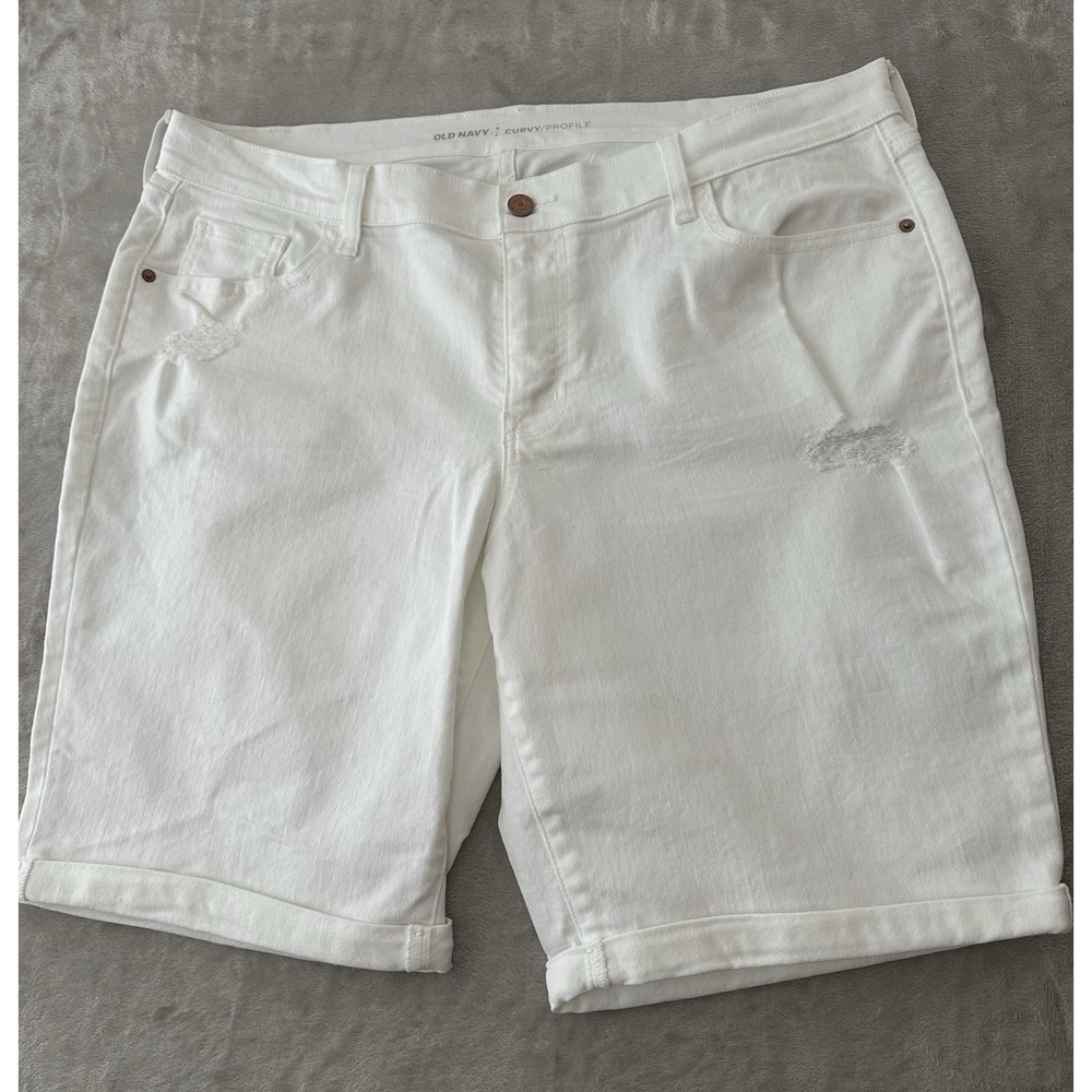 Old Navy Shorts Bermuda Women Sz 16 White Curvy Cuffed Distressed Stretch Costal